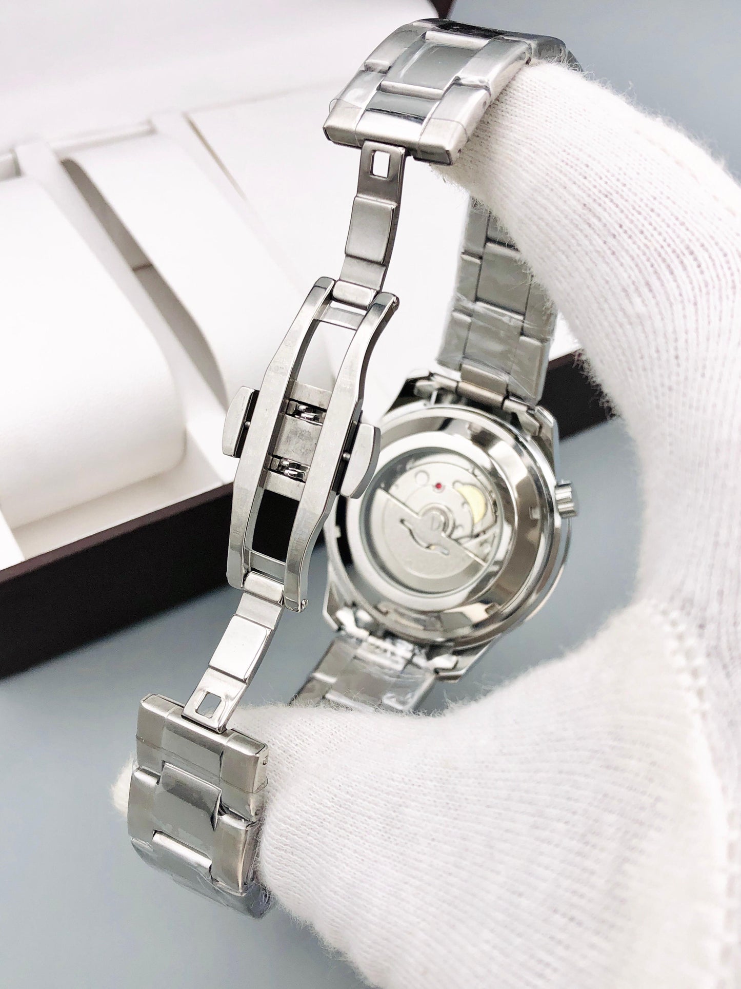 Omega Seamaster White Dial with Rotating Bezel